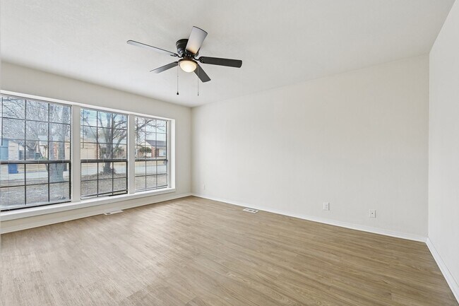 Building Photo - Newly Renovated Broken Arrow Beaut! Available for Immediate Move In!