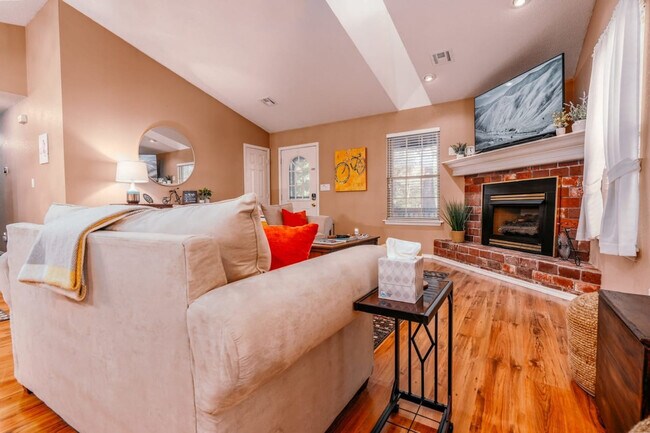 Building Photo - 1 Amesbury Dr