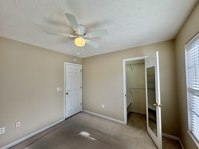 Building Photo - 174 Depew Dr