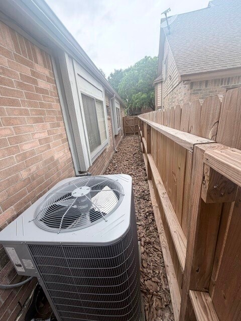 Building Photo - 12426 Lusterleaf Dr