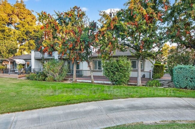 Building Photo - 38285 Oaktree Loop