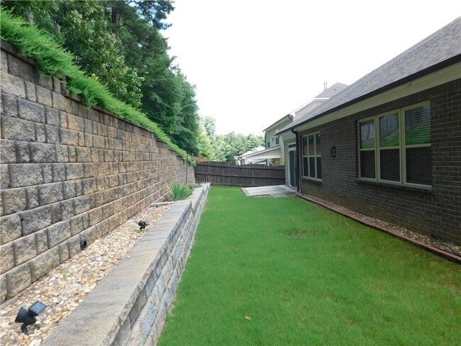 Building Photo - 330 La Perla Dr