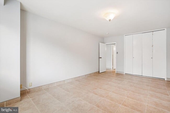 Building Photo - 4201 CATHEDRAL Ave NW