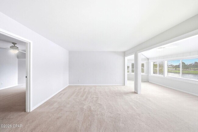 Building Photo - 4725 Bay Point Rd