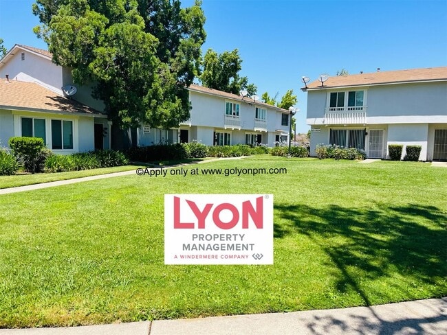 Primary Photo - Darling, Spacious 3 bedroom Condo in beaut...
