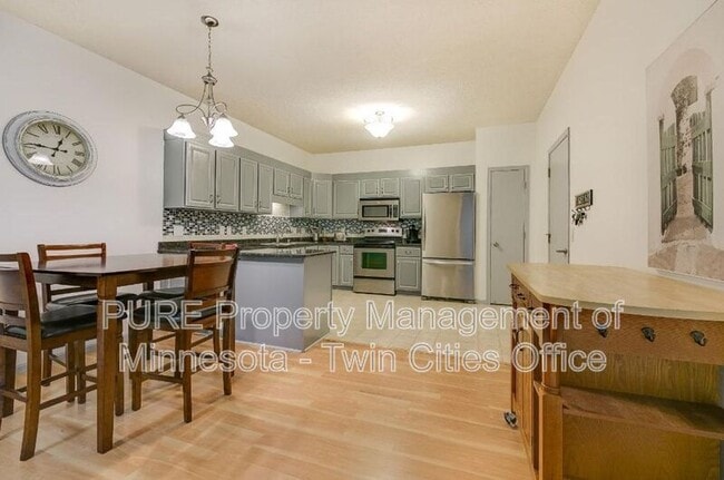 Building Photo - 4080 Meadowlark Curve