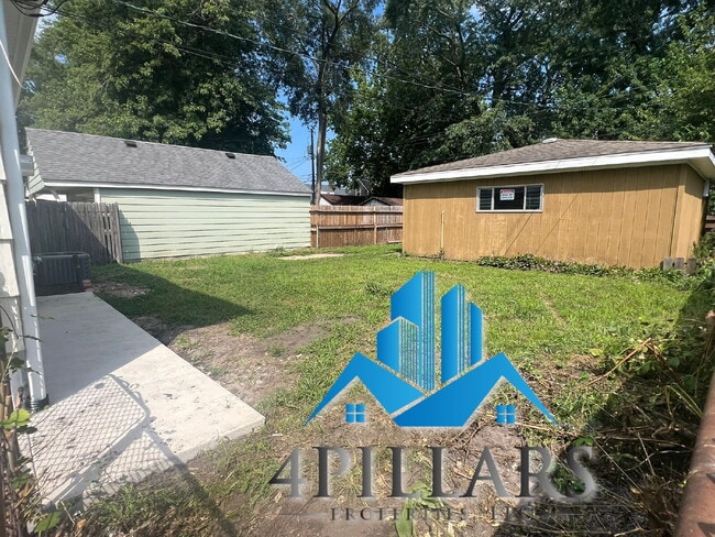 Building Photo - "Charming 2-Bedroom Gem with Finished Basement & Gleaming Hardwood Floors in Hammond!"