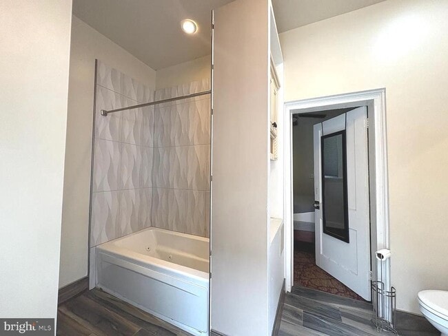 Building Photo - 225 S 49th St