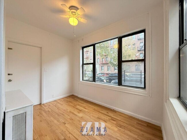 Building Photo - 3 bedroom in BROOKLYN NY 11225