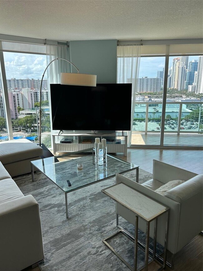 Building Photo - 150 Sunny Isles Blvd
