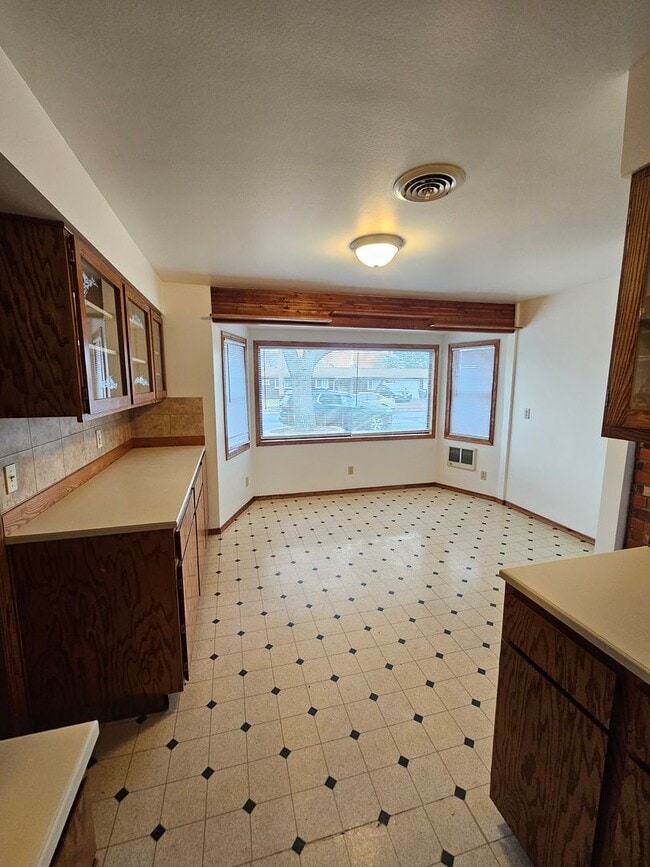 Building Photo - 205 Daley Dr