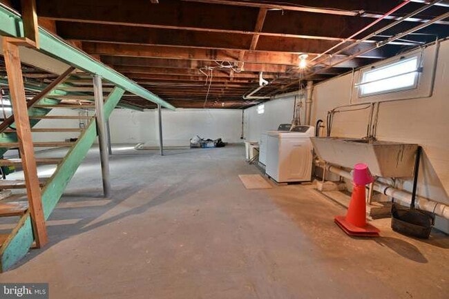 Building Photo - 539 US-206