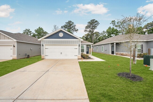 Building Photo - 15419 Maple Ter Dr