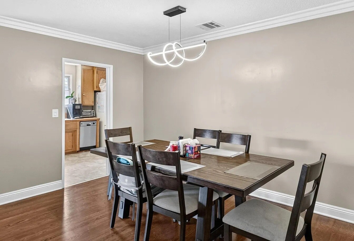 Building Photo - 2924 W 136th St