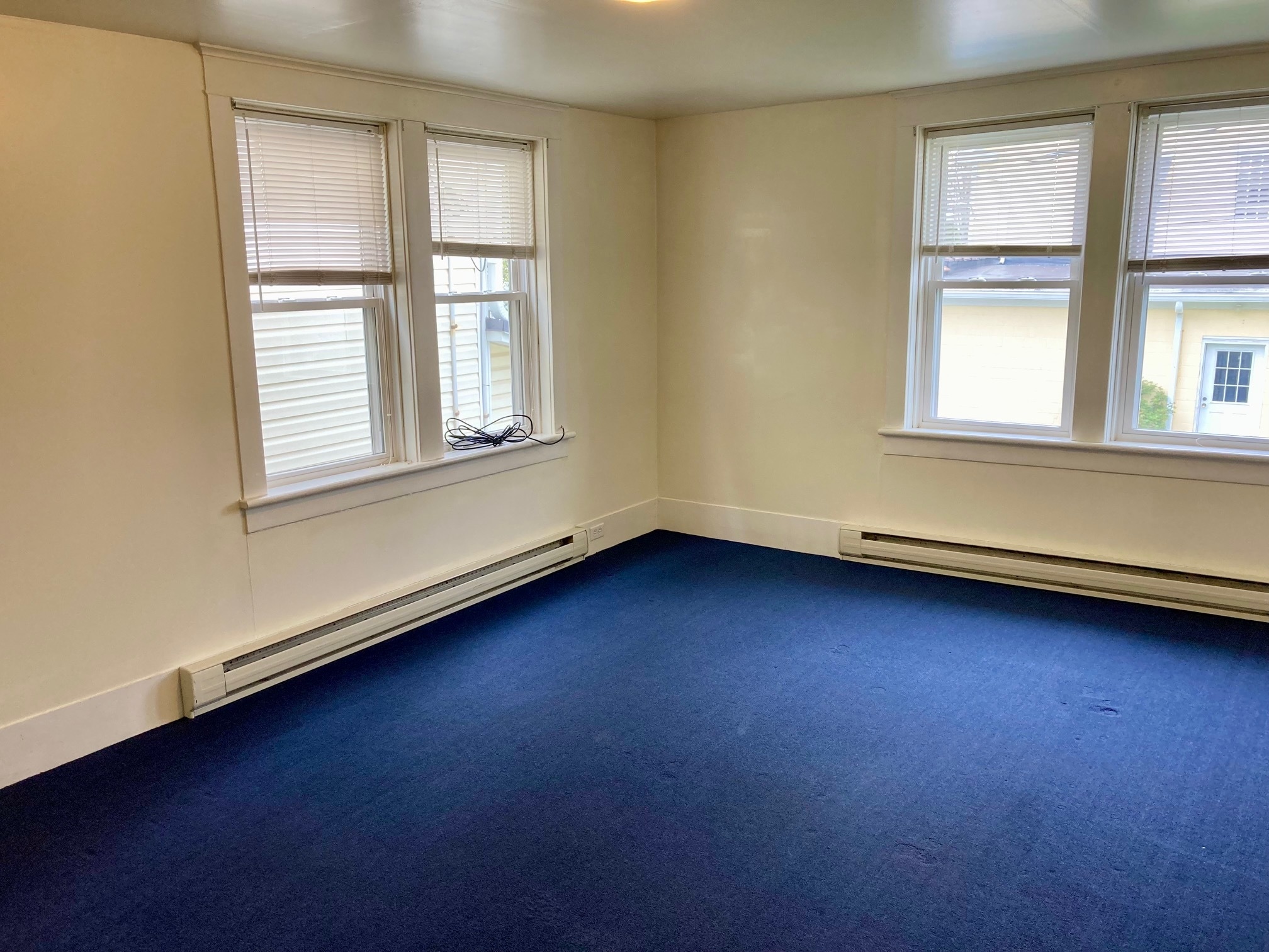 Building Photo - 414 Main St