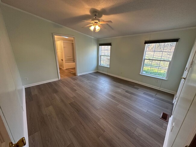 Building Photo - Spacious home in Campbell County. Country living!