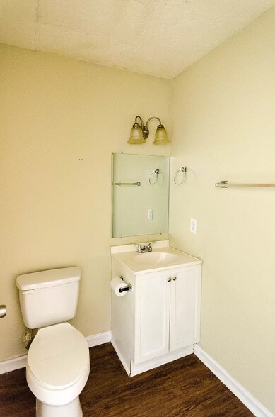 Building Photo - 111 Langford Ct