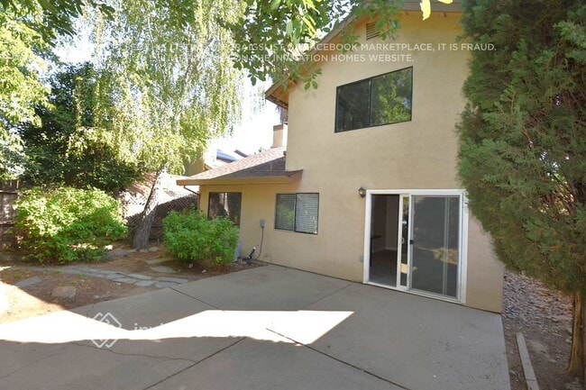 Building Photo - 3503 Del Sol Way