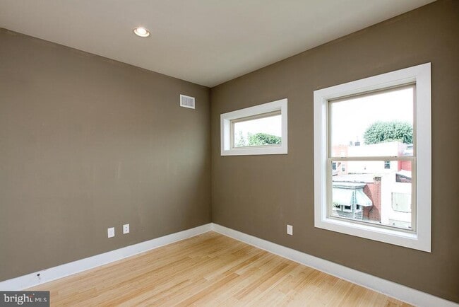 Building Photo - Fishtown Townhome