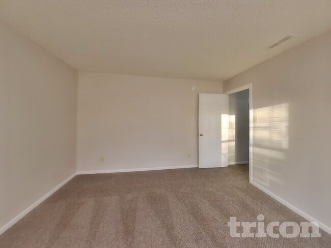 Building Photo - 10775 Wymm Ln