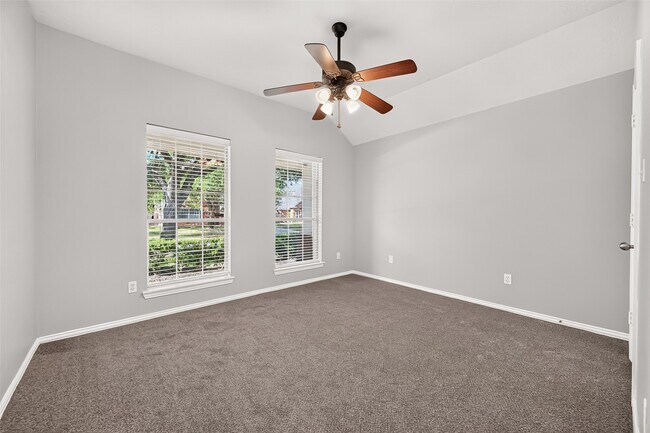 Building Photo - 11915 Lois Ln Dr