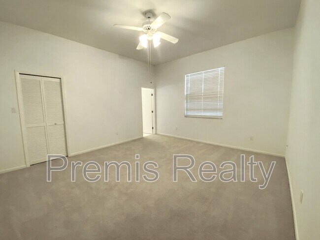 Building Photo - 642 Weathersfield Dr