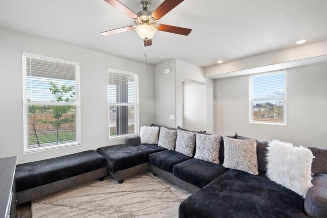 Building Photo - Modern 4BD/3BA Home with Covered Balcony &...