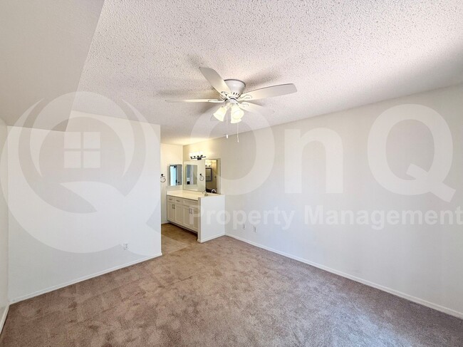 Building Photo - 1717 E Union Hills Dr