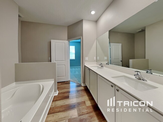 Building Photo - 4349 Carrabelle River Ln