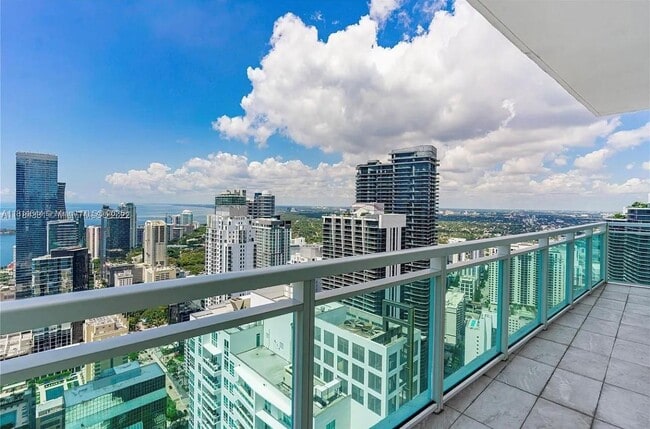 Building Photo - 950 Brickell Bay Dr