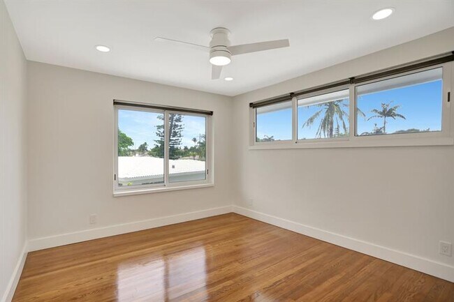 Building Photo - 2616 NE 26th Terrace