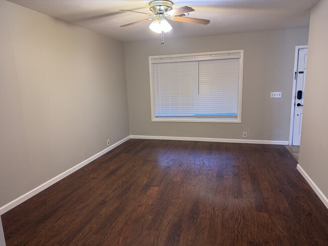 Building Photo - 2118 Westbrook Ave