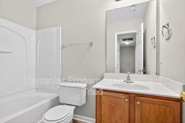 Building Photo - 2703 Stafford St