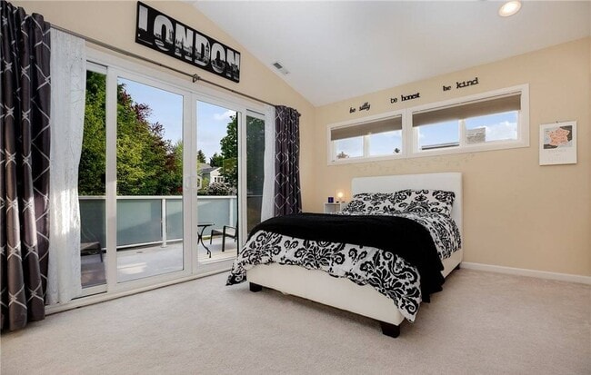 Building Photo - 11404 NE 106th Ln