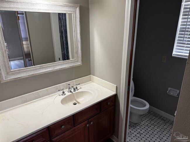 Building Photo - 5941 Leesway Blvd