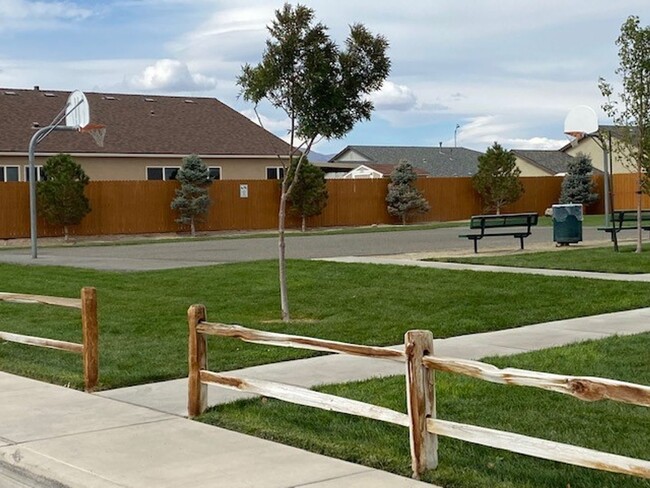 Building Photo - Fernley 3 Bedroom Home