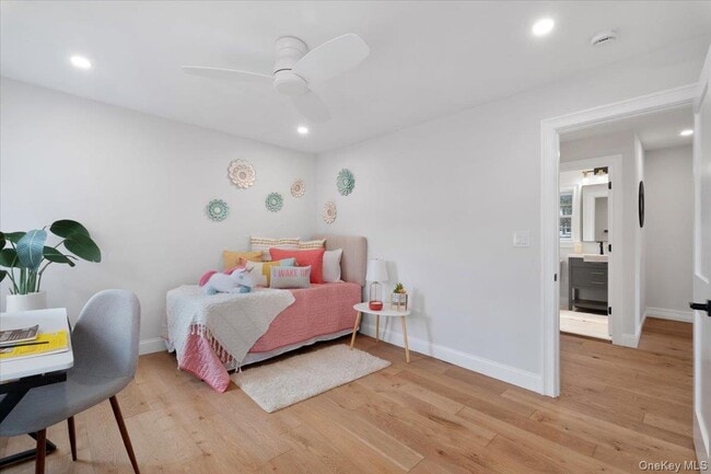 Building Photo - 32 Ackerman St