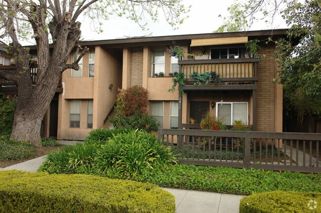 Building Photo - 2917 Magliocco Dr