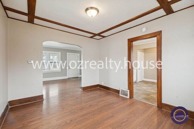 Building Photo - 4218 Parrakeet Ave