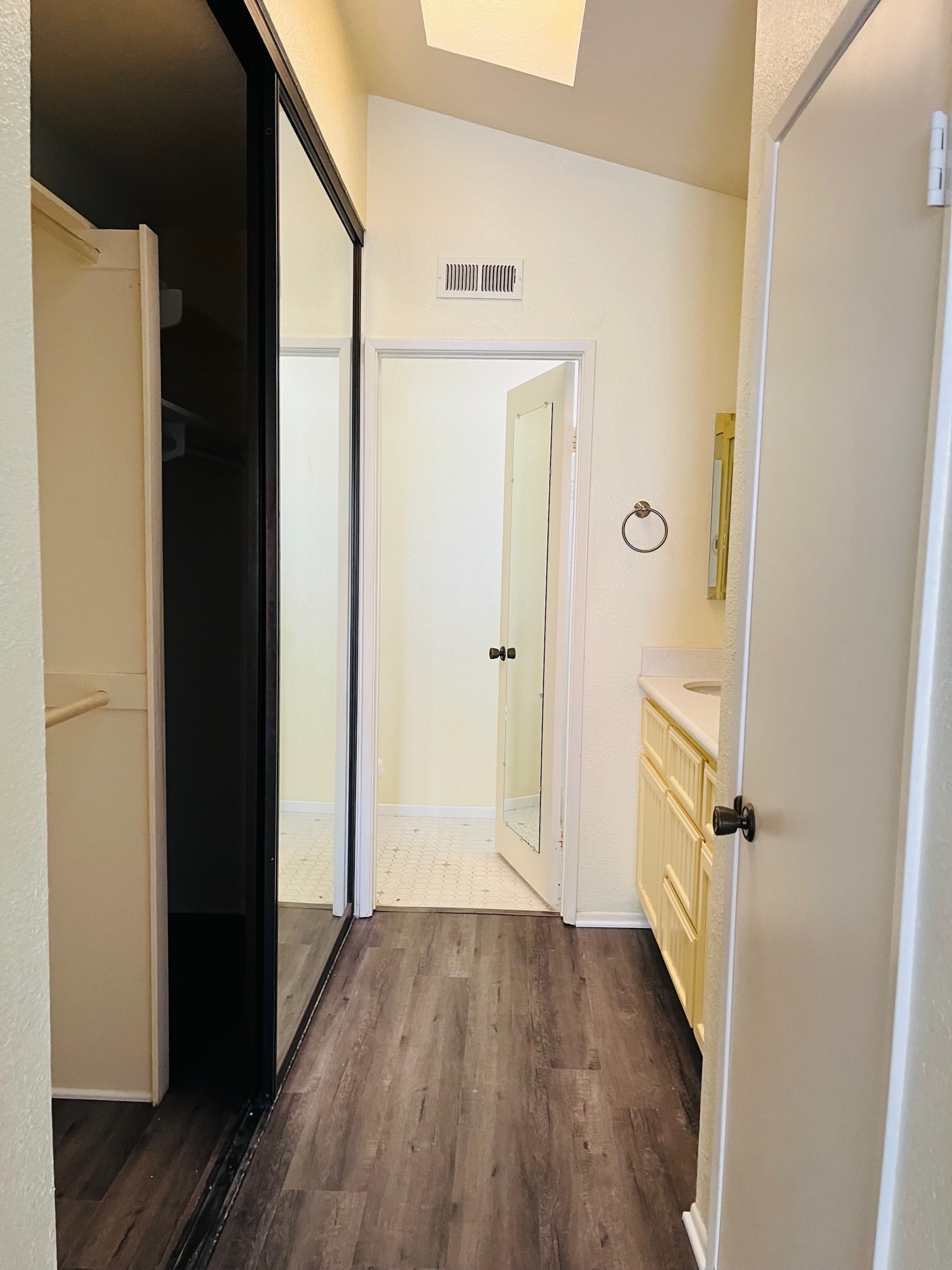 Building Photo - 15853 Windrose Way