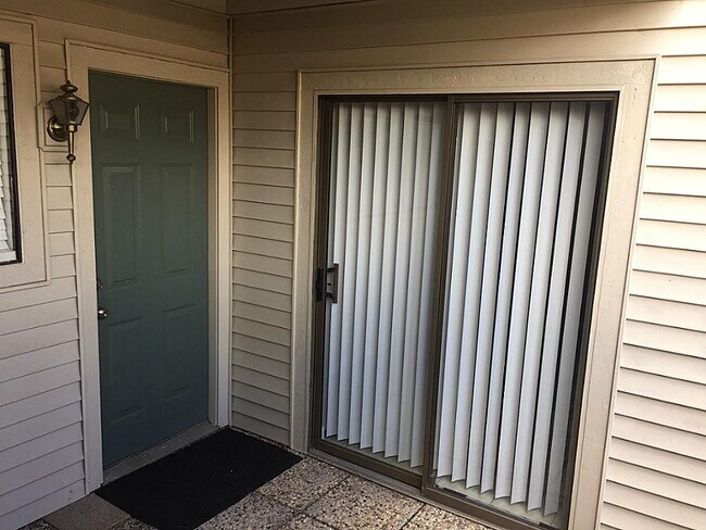 Building Photo - 6401 Deihl Rd