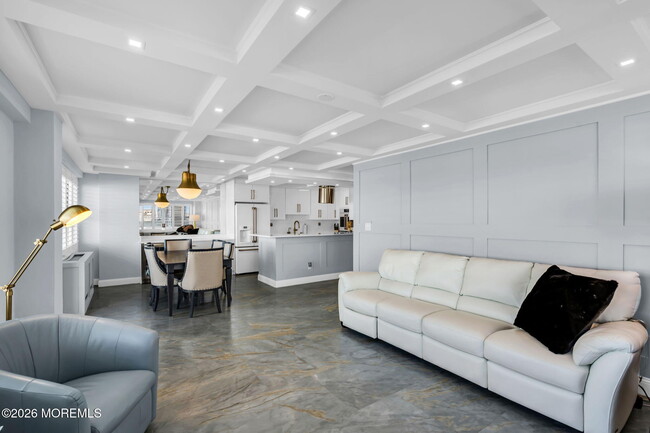 Building Photo - 28 Riverside Ave