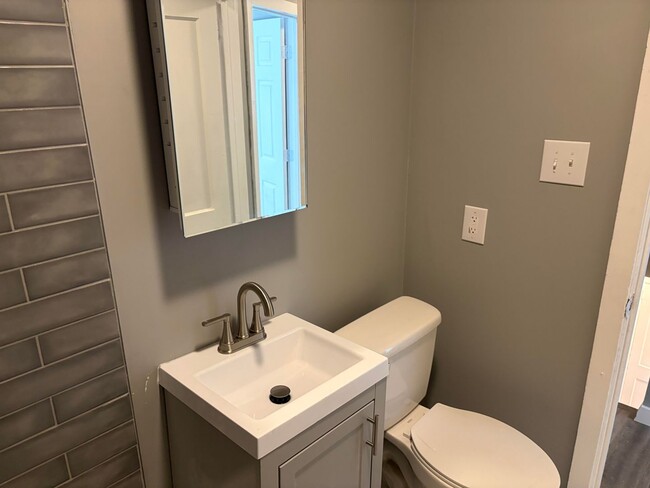 Building Photo - Newly Renovated 2 Story Townhouse in Garde...