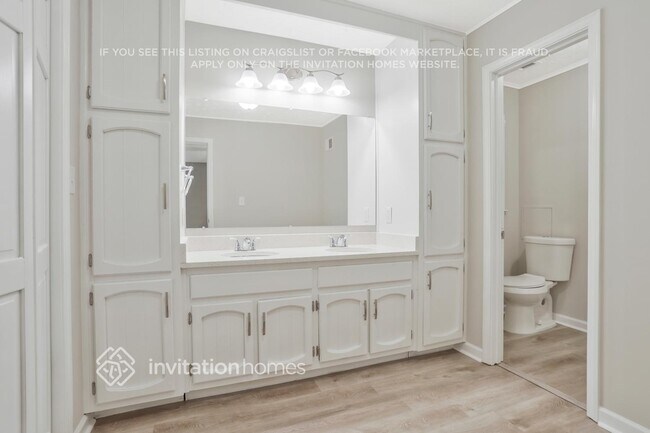 Building Photo - 349 Charmers Way SW