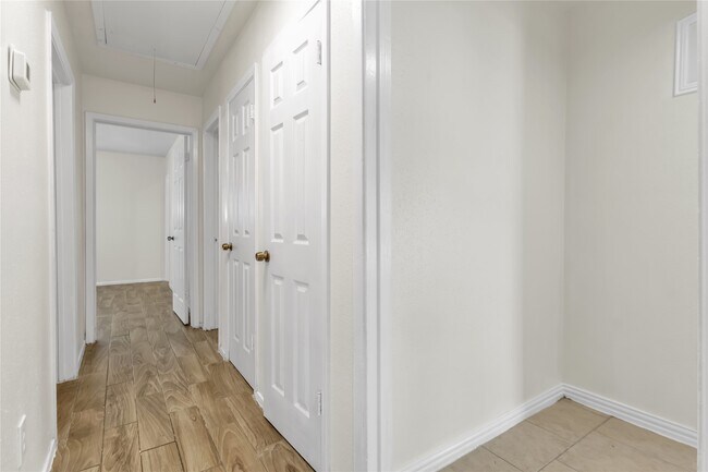 Building Photo - 6913 Chasewood Dr