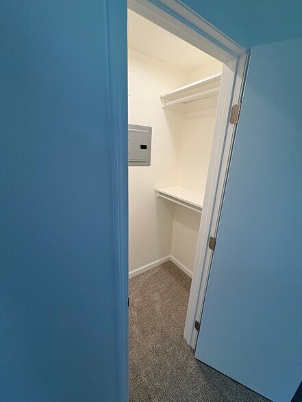 Bedroom Closet - 4260 Clayton Rd