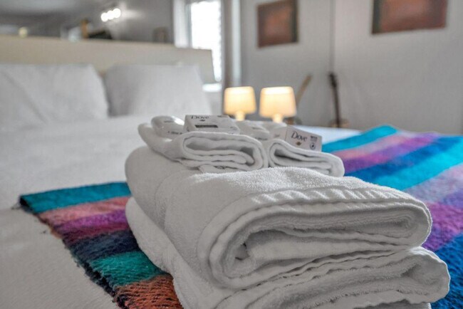 Building Photo - 11 Music Square E