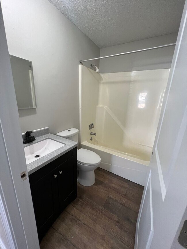 Building Photo - NEWLY RENOVATED HOME