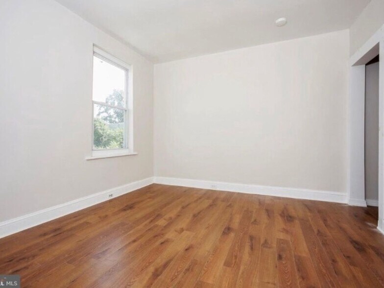 Building Photo - 3942 Wallace St