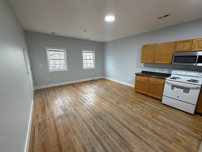 Building Photo - 1007 N 25th St